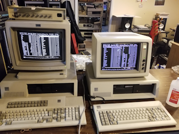 IBM 5271 (3270 PC model 6) next to an IBM 5160 (XT)